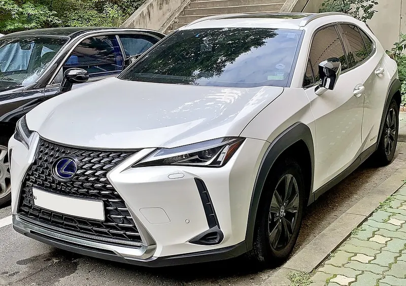 Lexus UX (2021)