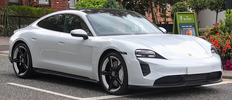 Porsche Taycan (2020)