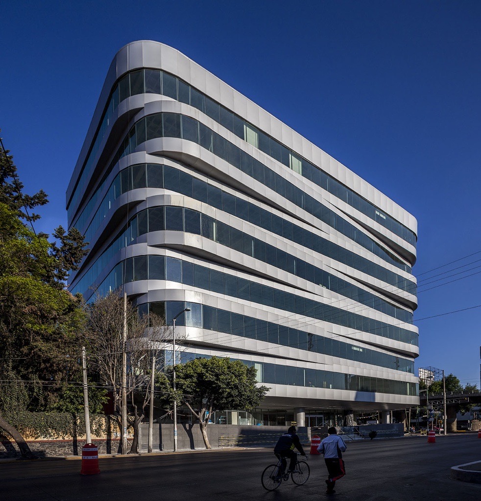 Campus of clinical sciences, research and advanced simulation (ISA II)