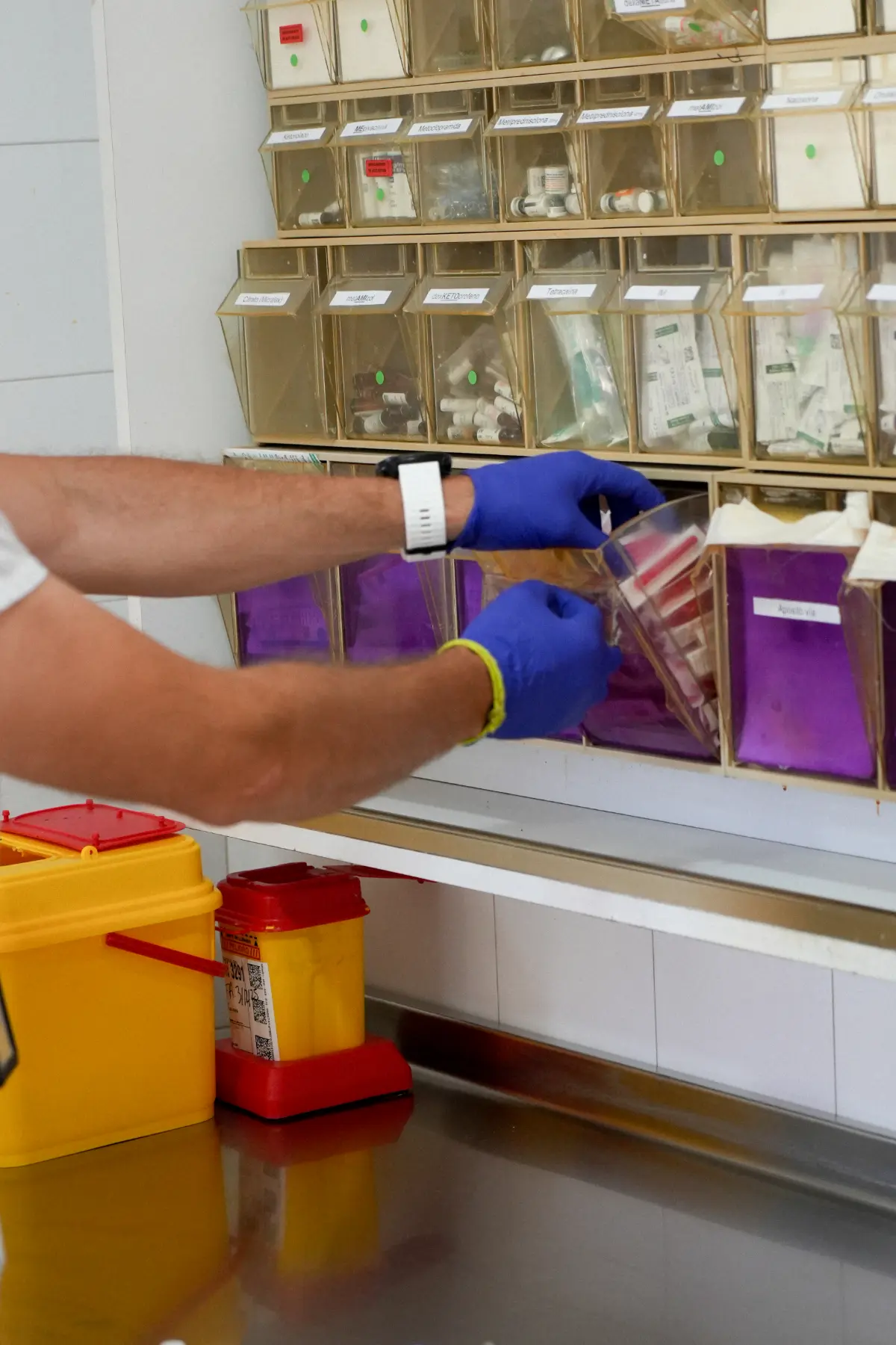 20260805084305-20260625103648-detalle-medicinas-alumnos-mundae.webp